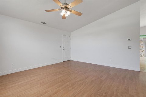Villa ou maison à louer à Palm Coast, Floride: 3 chambres, 140.56 m2 № 2155854 - photo 7