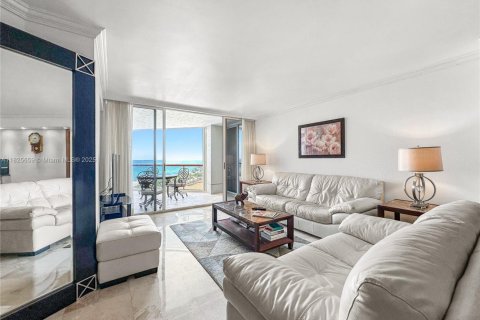 Condo in Miami Beach, Florida, 2 bedrooms  № 1794883 - photo 7