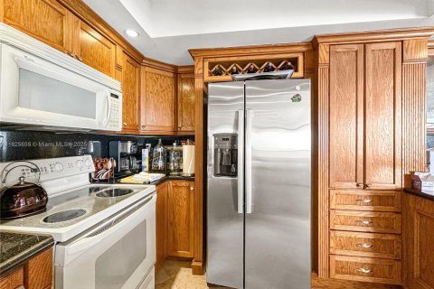 Condo in Miami Beach, Florida, 2 bedrooms  № 1794883 - photo 8