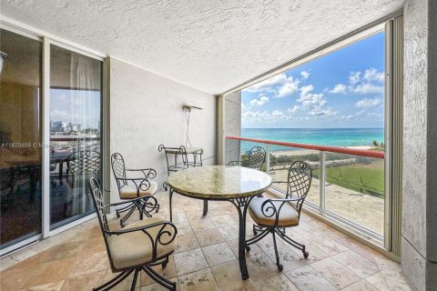 Condo in Miami Beach, Florida, 2 bedrooms  № 1794883 - photo 3