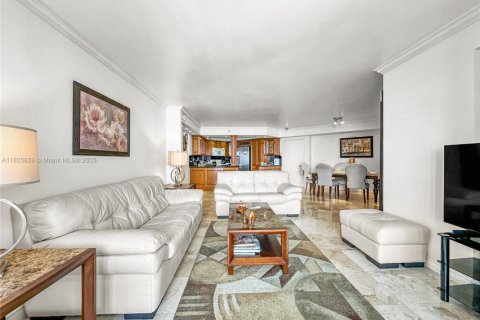 Condo in Miami Beach, Florida, 2 bedrooms  № 1794883 - photo 6