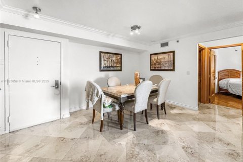Condo in Miami Beach, Florida, 2 bedrooms  № 1794883 - photo 11
