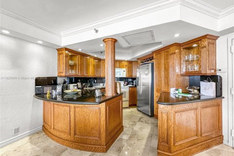 Condo in Miami Beach, Florida, 2 bedrooms  № 1794883 - photo 10