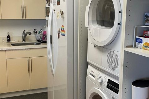 Купить кондоминиум в Майами-Бич, Флорида 2 спальни, 126.35м2, № 1935383 - фото 17