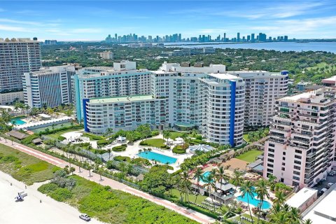 Кондоминиум с 2 спальнями в Майами-Бич, Флорида № 1935383