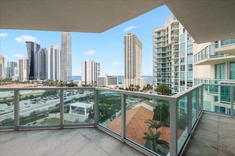 Condo in Sunny Isles Beach, Florida, 3 bedrooms  № 1697893 - photo 8