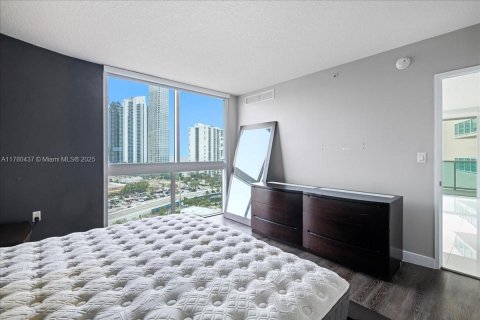 Condo in Sunny Isles Beach, Florida, 3 bedrooms  № 1697893 - photo 12