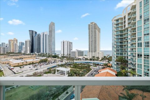 Condo in Sunny Isles Beach, Florida, 3 bedrooms  № 1697893 - photo 7