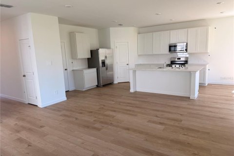 Villa ou maison à louer à Minneola, Floride: 4 chambres, 193.33 m2 № 2427596 - photo 4