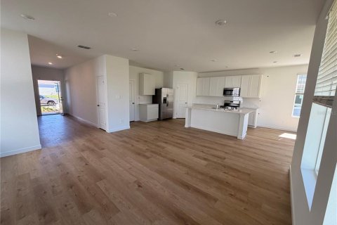 Villa ou maison à louer à Minneola, Floride: 4 chambres, 193.33 m2 № 2427596 - photo 5
