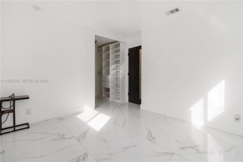 House in Tamarac, Florida 2 bedrooms, 80.27 sq.m. № 2010622 - photo 10