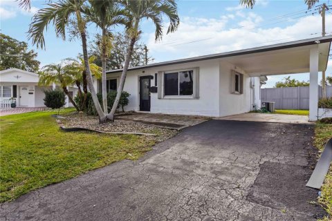 House in Tamarac, Florida 2 bedrooms, 80.27 sq.m. № 2010622 - photo 6