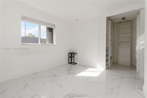 House in Tamarac, Florida 2 bedrooms, 80.27 sq.m. № 2010622 - photo 12