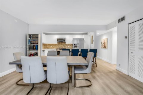 Condominio en venta en Aventura, Florida, 2 dormitorios, 120.12 m2 № 2066421 - foto 5