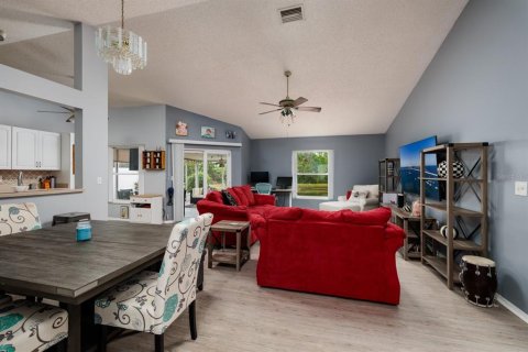 House in Palmetto, Florida 3 bedrooms, 116.69 sq.m. № 1636689 - photo 7