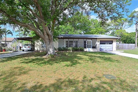 Propiedad comercial en venta en Bradenton, Florida, 3 dormitorios, 175.49 m2 № 2091563 - foto 2