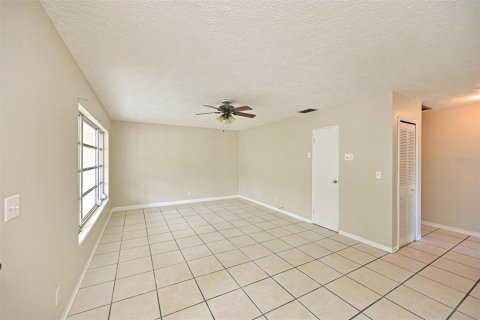 Propiedad comercial en venta en Bradenton, Florida, 3 dormitorios, 175.49 m2 № 2091563 - foto 5