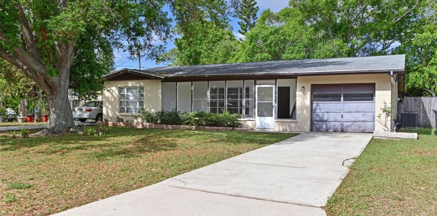 Propiedad comercial en Bradenton, Florida 3 dormitorios, 175.49 m2 № 2091563