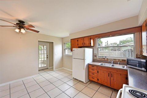 Propiedad comercial en venta en Bradenton, Florida, 3 dormitorios, 175.49 m2 № 2091563 - foto 10