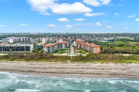 Condo in Boca Raton, Florida, 2 bedrooms № 2251524 - photo 2