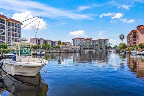 Condo in Boca Raton, Florida, 2 bedrooms № 2251524 - photo 3