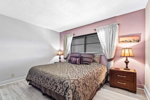Condo in Boca Raton, Florida, 2 bedrooms № 2251524 - photo 18