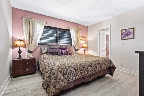 Condo in Boca Raton, Florida, 2 bedrooms № 2251524 - photo 17