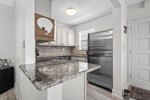 Condo in Boca Raton, Florida, 2 bedrooms № 2251524 - photo 13