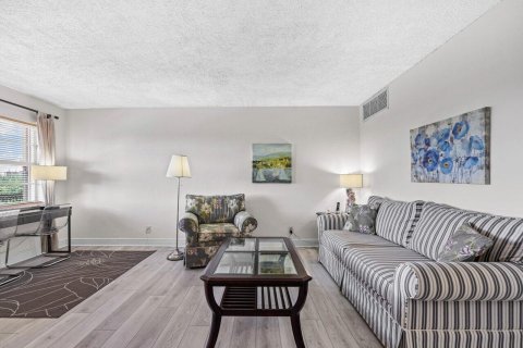 Condo in Boca Raton, Florida, 2 bedrooms № 2251524 - photo 8