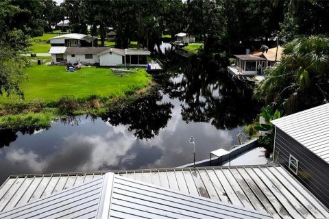 House in Lake Wales, Florida 3 bedrooms, 108.51 sq.m. № 1850210 - photo 8