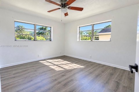 Apartamento en alquiler en Fort Lauderdale, Florida, 2 dormitorios, 504.46 m2 № 2431407 - foto 7