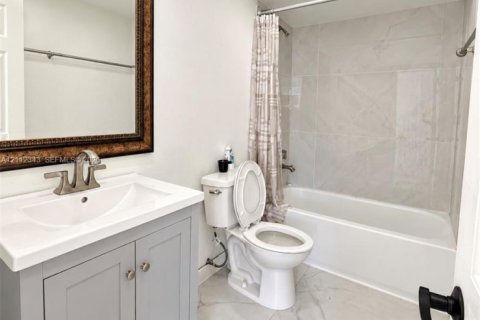 Apartamento en alquiler en Fort Lauderdale, Florida, 2 dormitorios, 504.46 m2 № 2431407 - foto 6