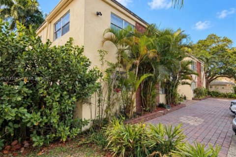 Apartamento en alquiler en Fort Lauderdale, Florida, 2 dormitorios, 504.46 m2 № 2431407 - foto 13