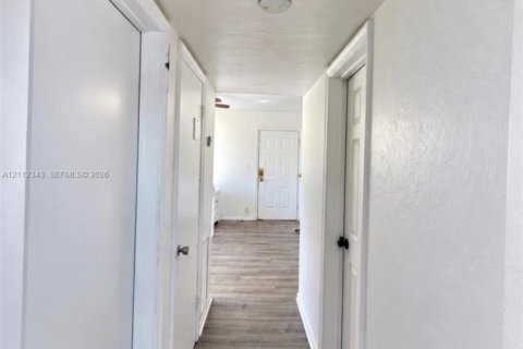 Apartamento en alquiler en Fort Lauderdale, Florida, 2 dormitorios, 504.46 m2 № 2431407 - foto 10