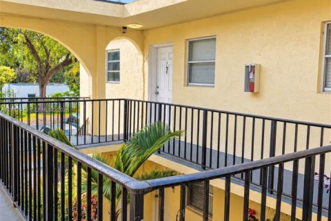 Apartamento en alquiler en Fort Lauderdale, Florida, 2 dormitorios, 504.46 m2 № 2431407 - foto 11