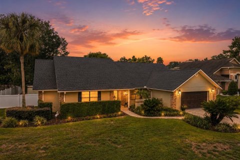 House in Ocala, Florida 3 bedrooms, 254.46 sq.m. № 2342571