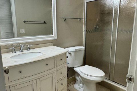 Condo in Coral Springs, Florida, 2 bedrooms  № 2041004 - photo 17