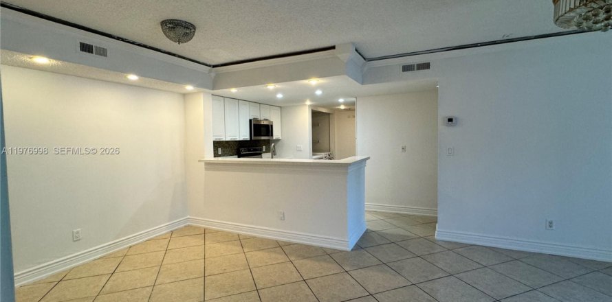 Condo in Coral Springs, Florida, 2 bedrooms  № 2041004