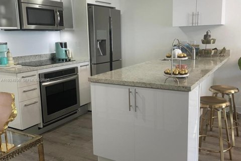 Снять в аренду кондоминиум в Майами, Флорида 1 спальня, 73.3м2, № 1983725 - фото 19