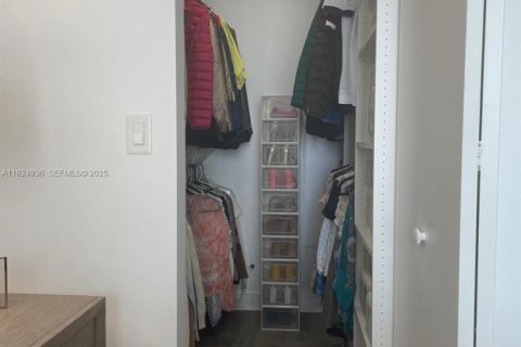 Снять в аренду кондоминиум в Майами, Флорида 1 спальня, 73.3м2, № 1983725 - фото 11