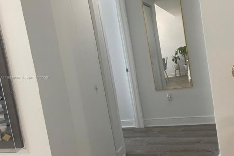 Снять в аренду кондоминиум в Майами, Флорида 1 спальня, 73.3м2, № 1983725 - фото 23