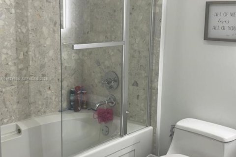 Снять в аренду кондоминиум в Майами, Флорида 1 спальня, 73.3м2, № 1983725 - фото 4