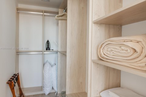 Copropriété à louer à Miami, Floride: 1 chambre, 48.87 m2 № 2168782 - photo 9