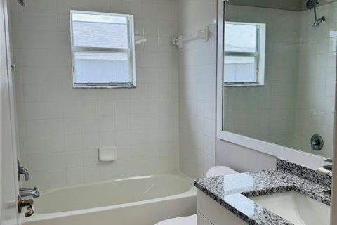 House in Plant City, Florida 3 bedrooms, 158.31 sq.m. № 2233683 - photo 12