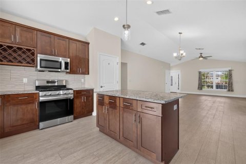 House in Oxford, Florida 3 bedrooms, 148.18 sq.m. № 2204547 - photo 26