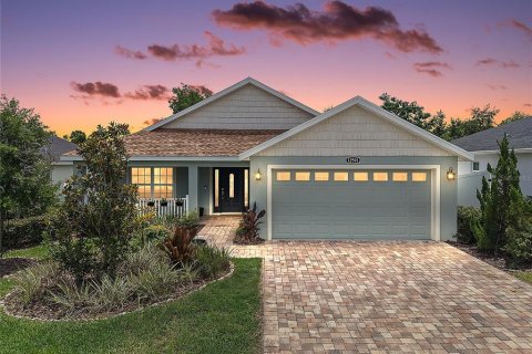 House in Oxford, Florida 3 bedrooms, 148.18 sq.m. № 2204547