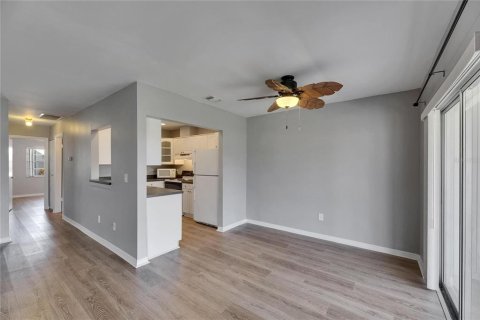 Condominio en venta en Sun City Center, Florida, 2 dormitorios, 93.65 m2 № 1644408 - foto 18
