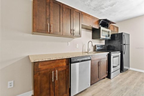Copropriété à vendre à Tampa, Floride: 2 chambres, 72.74 m2 № 1919737 - photo 5