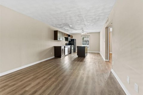 Copropriété à vendre à Tampa, Floride: 2 chambres, 72.74 m2 № 1919737 - photo 3