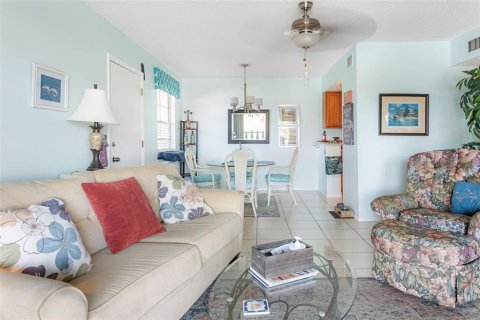 Condo in Rotonda, Florida, 1 bedroom  № 1561675 - photo 12